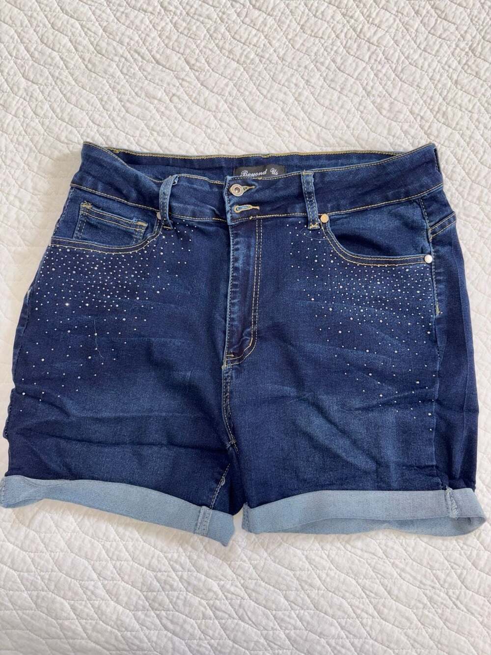 Women’s Rhinestone Denim Shorts Size 18 Dark Wash Stretch Cuffed Casual